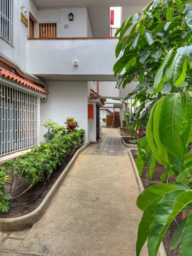1 Bed Los Cristianos Near The Bus Station Arona  Bagian luar foto