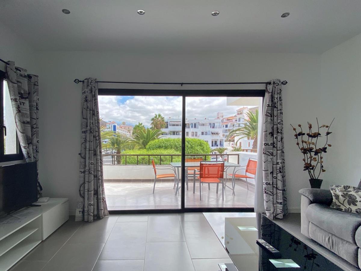 1 Bed Los Cristianos Near The Bus Station Arona  Bagian luar foto